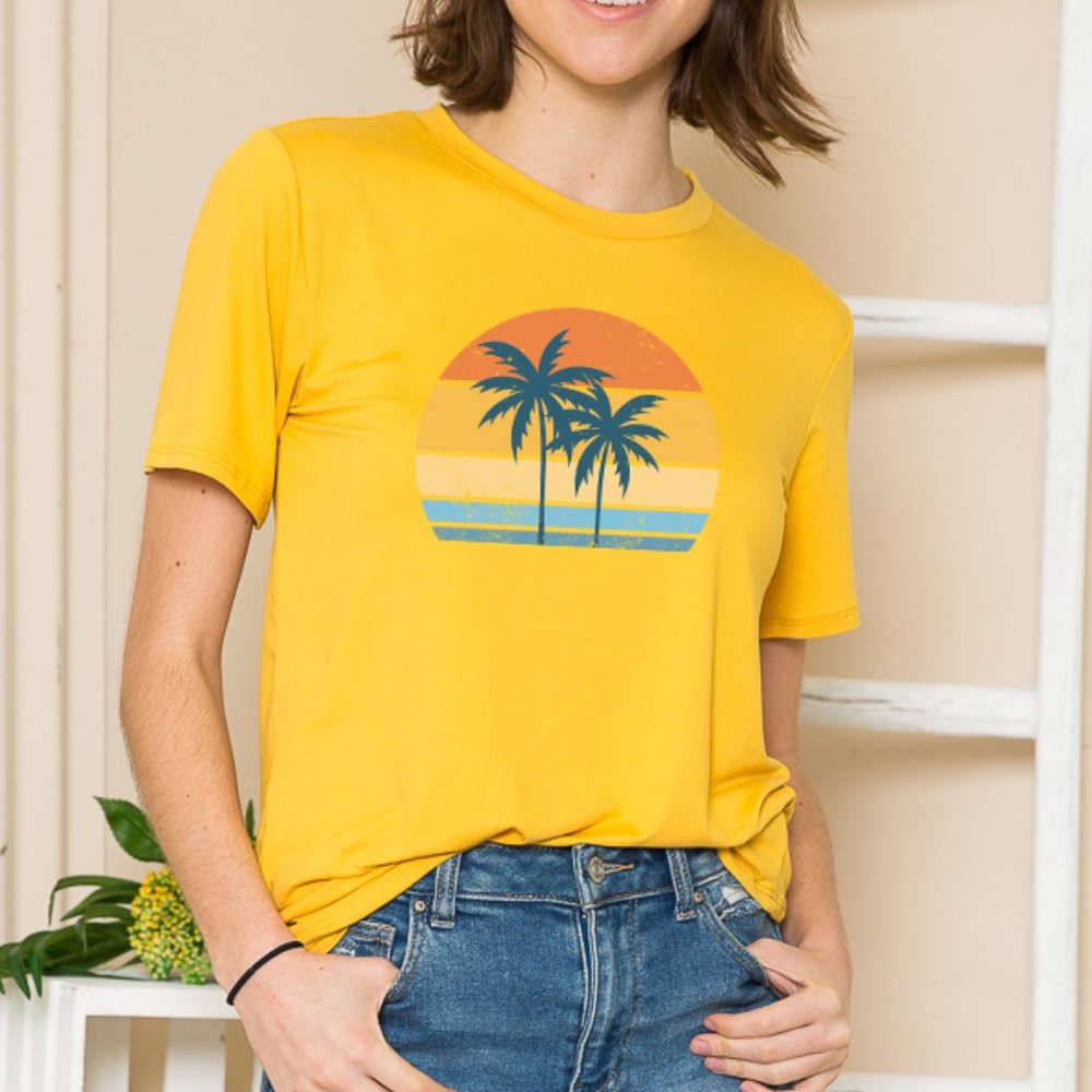 BASIC T-SHIRT WITH PALM TREE SUNSET PRINT